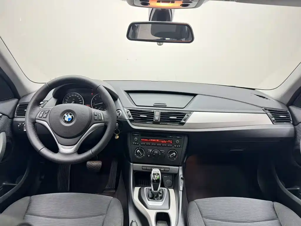 BMW X1 2014 — фото 13