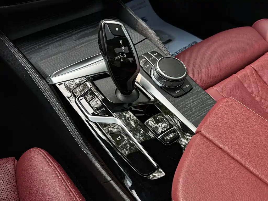 BMW 5 Series 2021 — фото 17