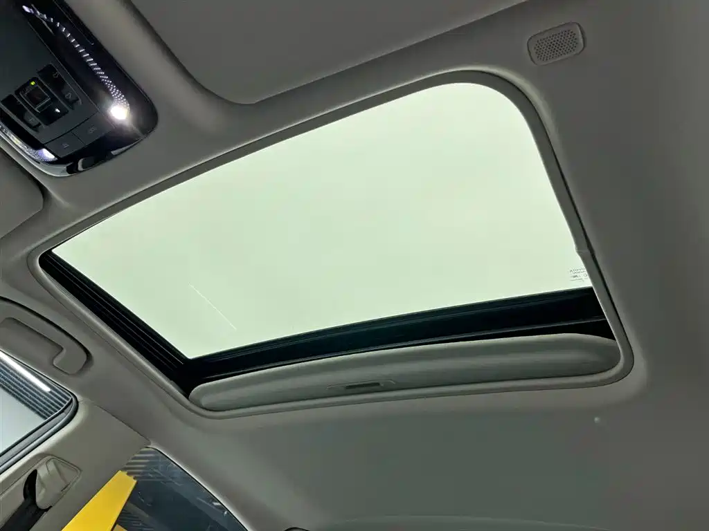 Toyota Camry 2025 — фото 16