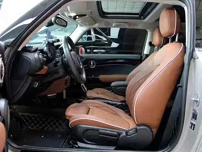 MINI MINI 2024