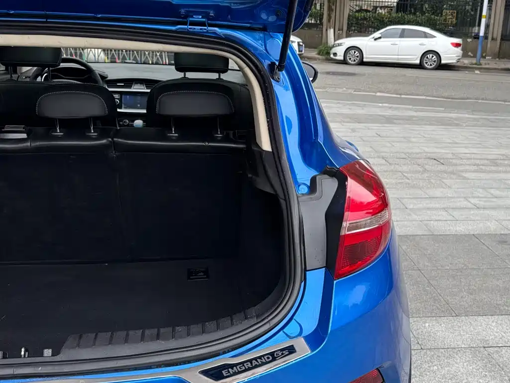 Geely Emgrand GS 2017 — фото 17