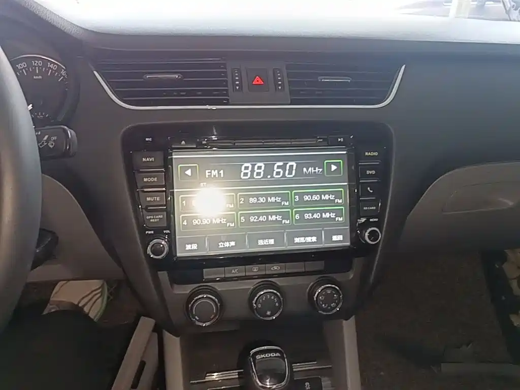 Skoda Octavia 2015 — фото 13