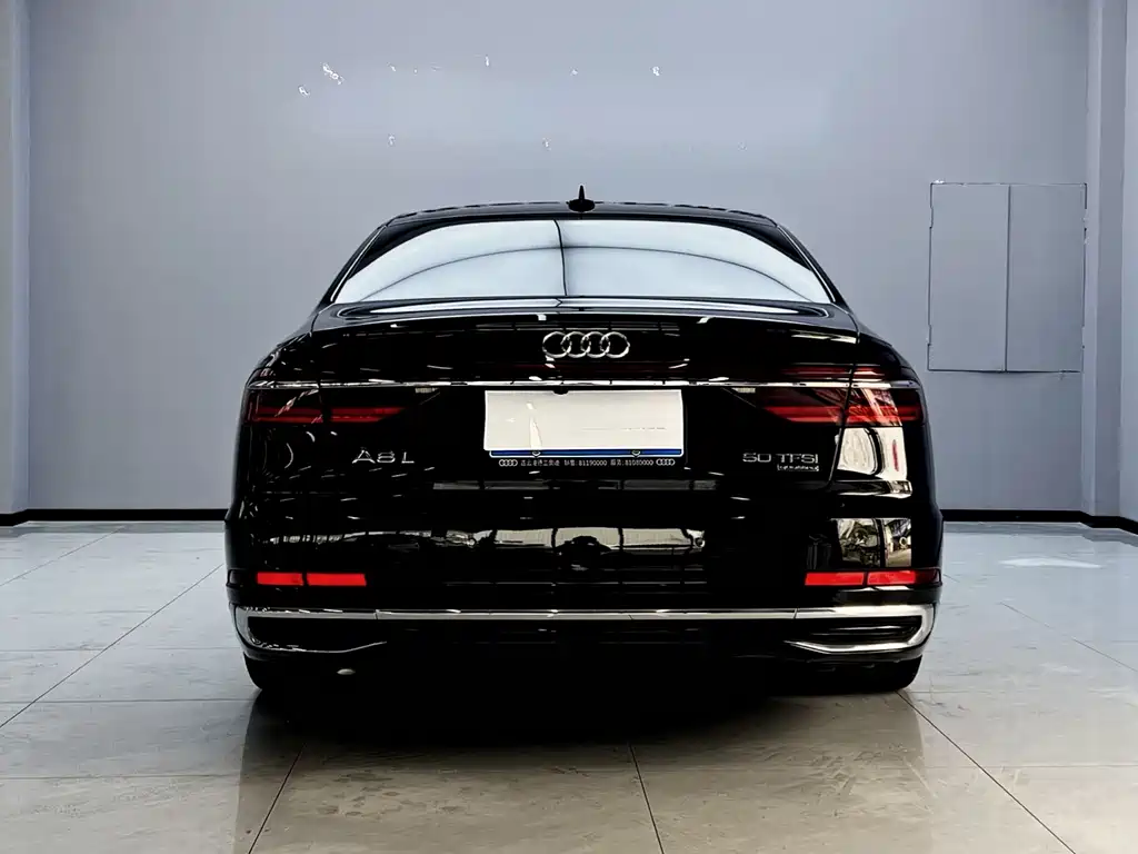 Audi A8 2023 — фото 5