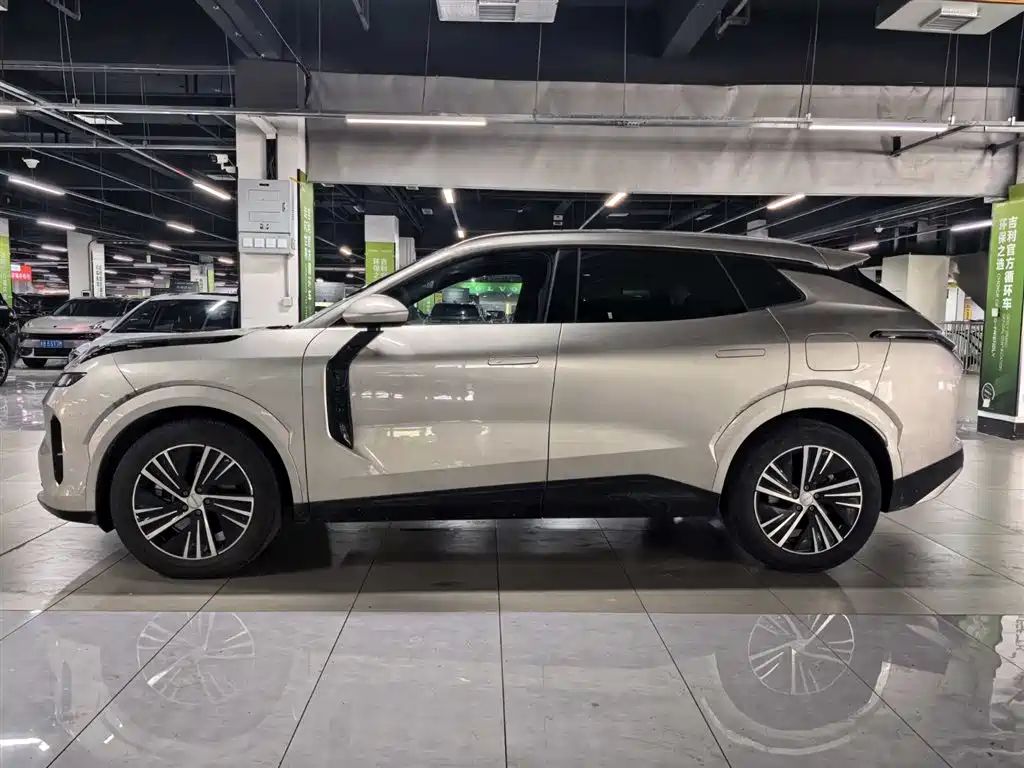 Lynk & Co 08 EM-P 2025 — фото 6