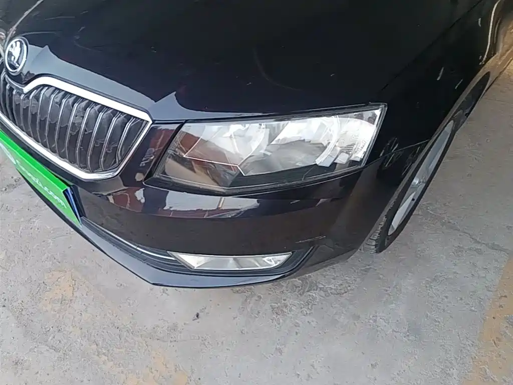 Skoda Octavia 2015 — фото 24