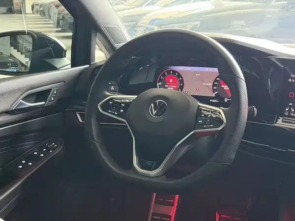 Volkswagen Golf 2023