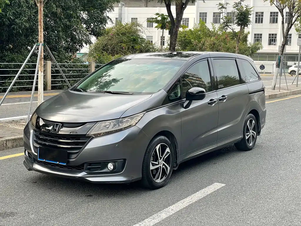Honda Odyssey 2016 — фото 1