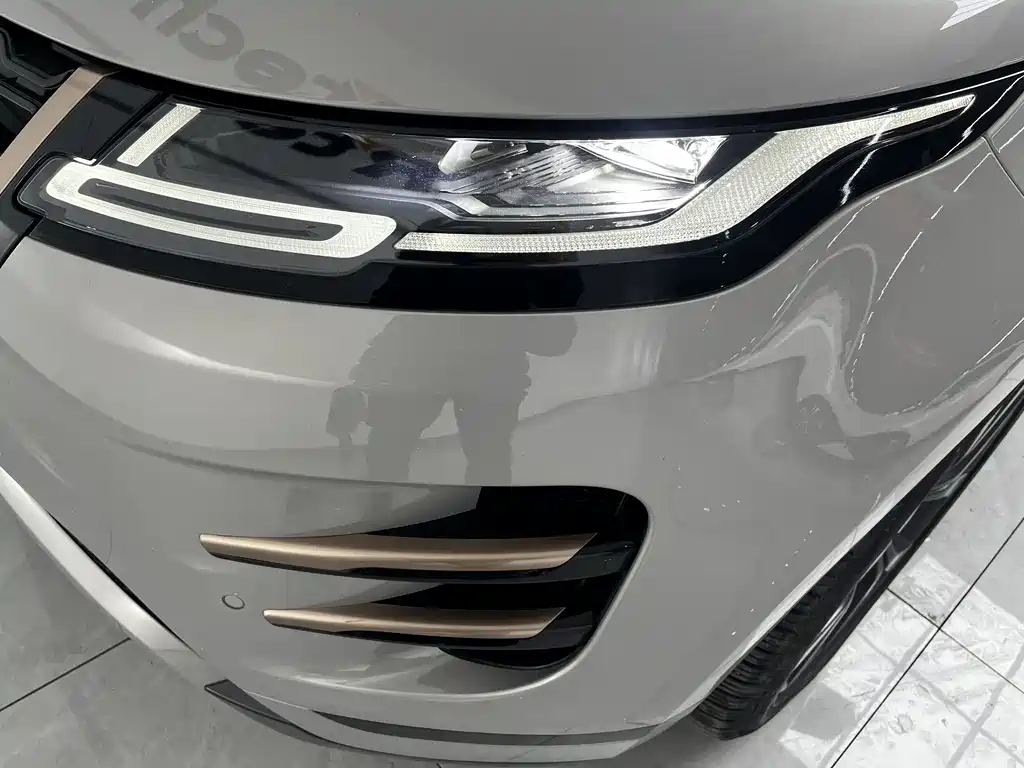 Land Rover Evoque 2023 — фото 10