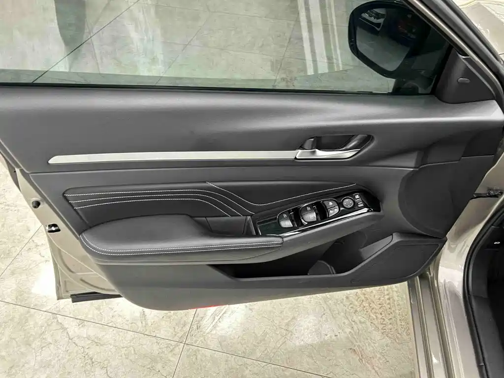 Nissan Teana 2023 — фото 11