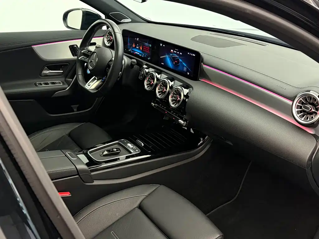 Mercedes-Benz A-Class AMG 2025 — фото 18