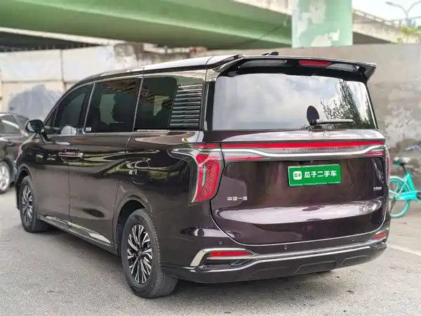 Hongqi HQ9 PHEV 2024