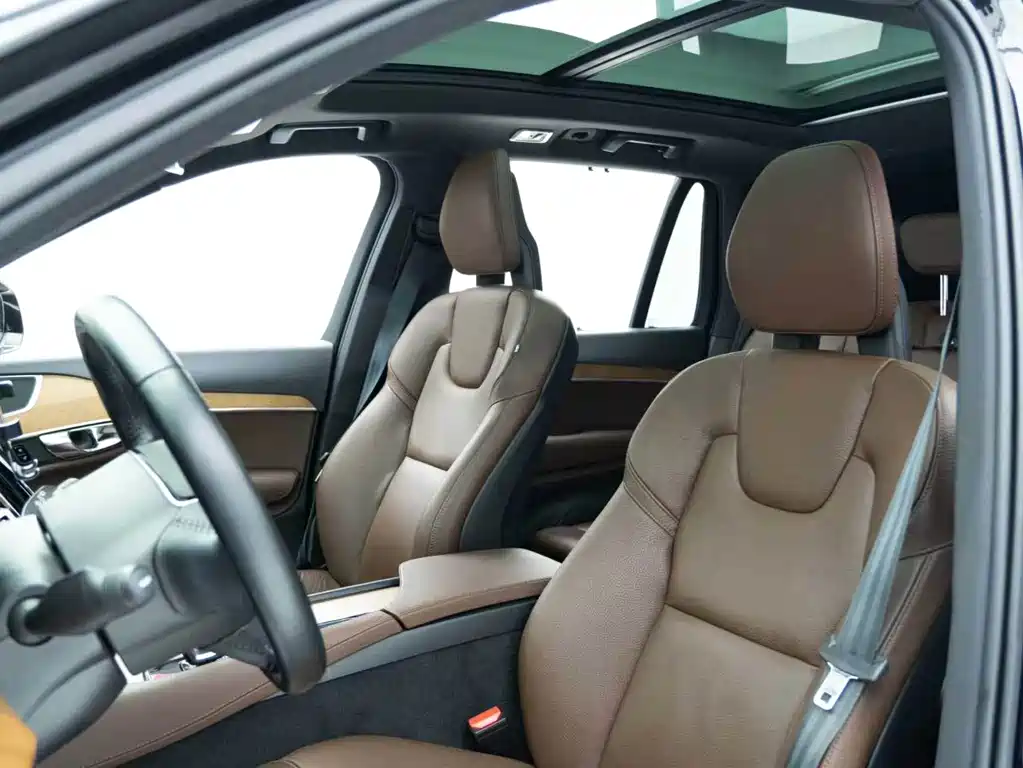 Volvo XC90 2021 — фото 25