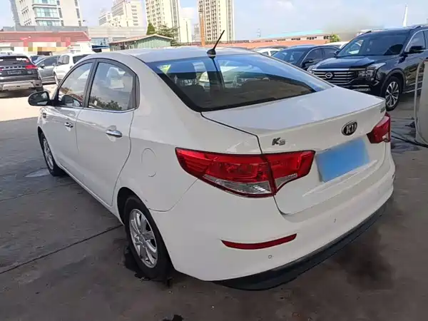 Kia K2 2015