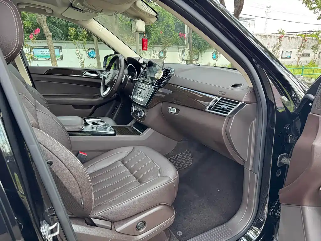 Mercedes-Benz GLS 2018 — фото 12