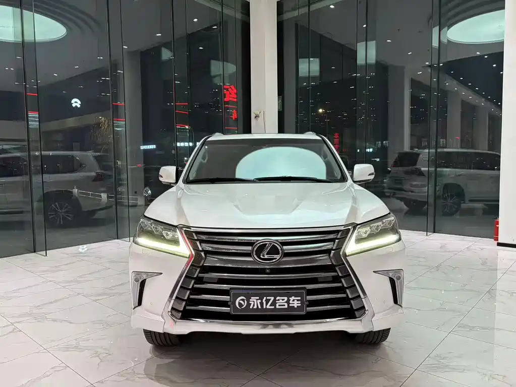 Lexus LX 2018 — фото 2
