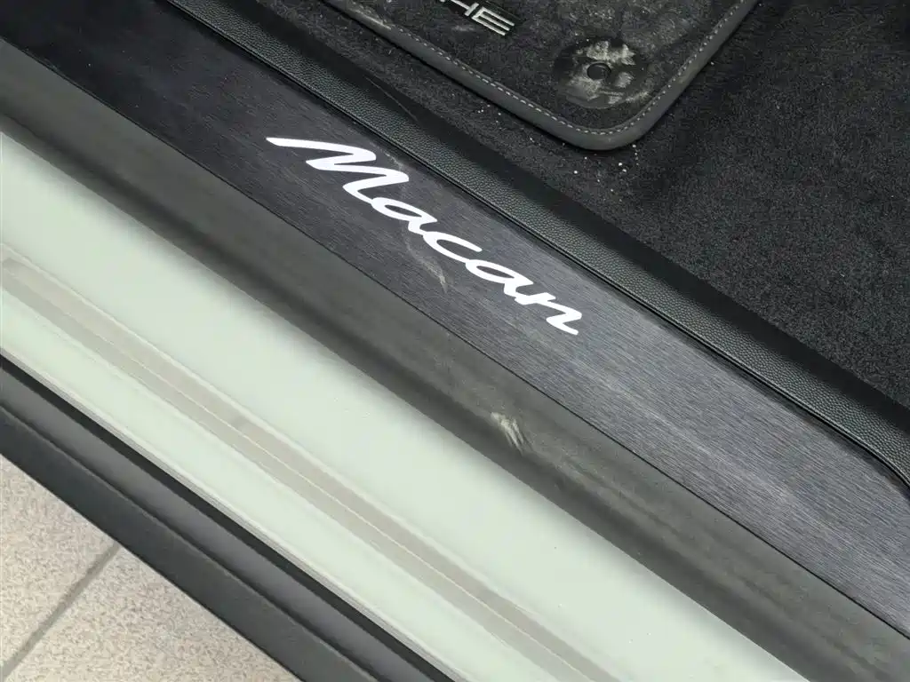 Porsche Macan New Energy 2025 — фото 13