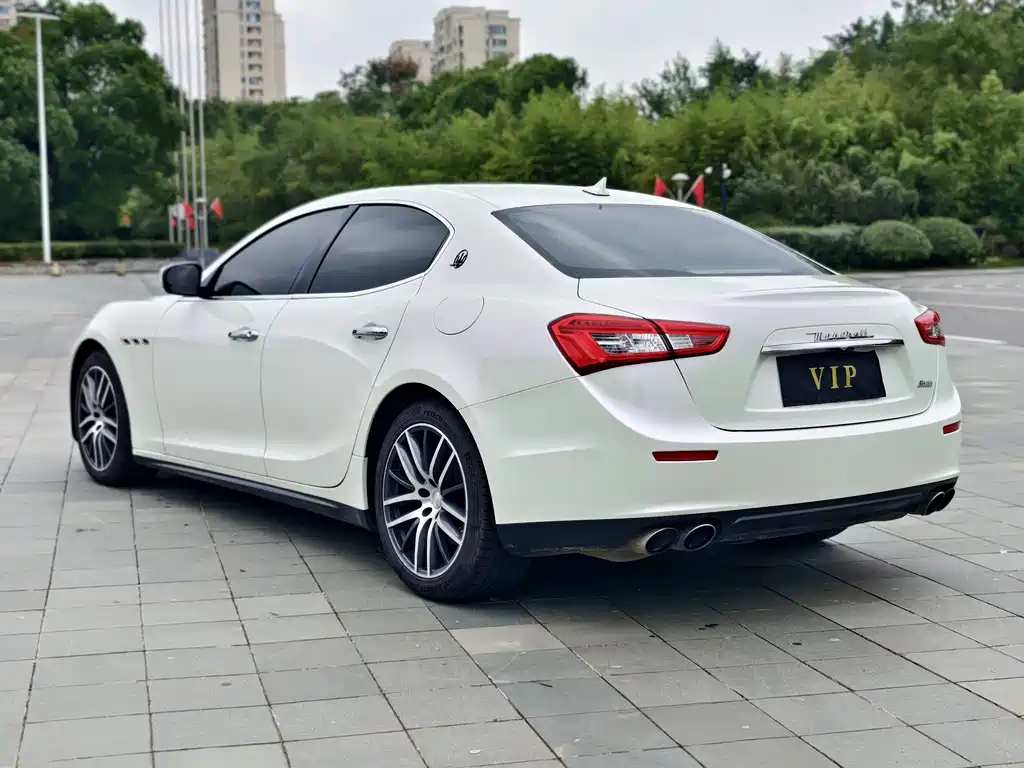 Maserati Ghibli 2017 — фото 10