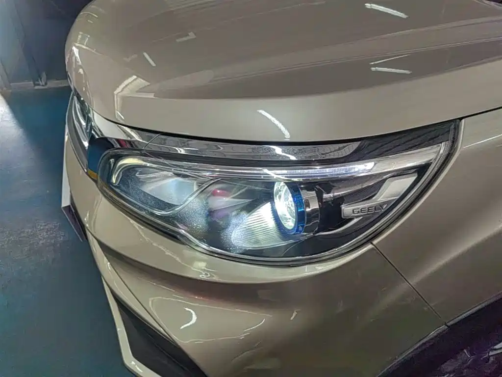 Geely Vision X3 2021 — фото 24