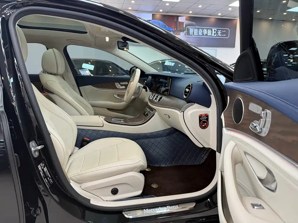 Mercedes-Benz E-Class 2023 — фото 14