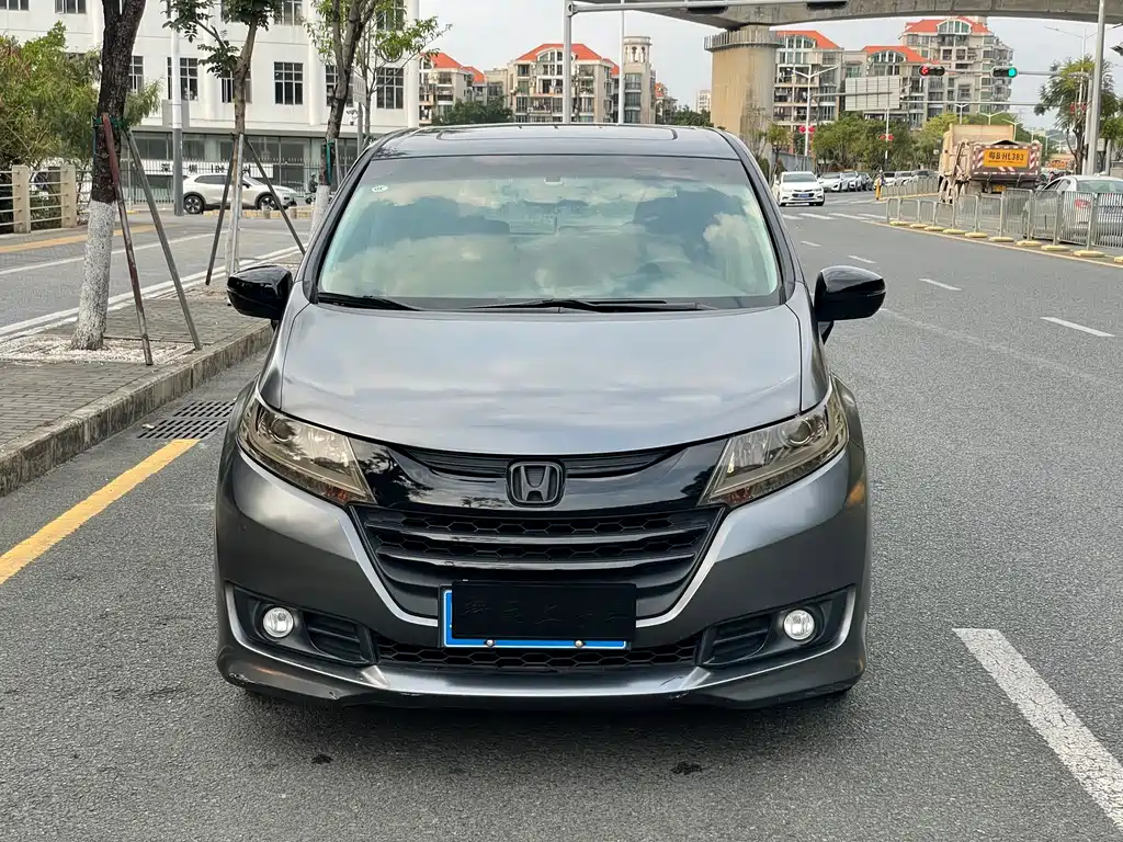 Honda Odyssey 2016 — фото 2