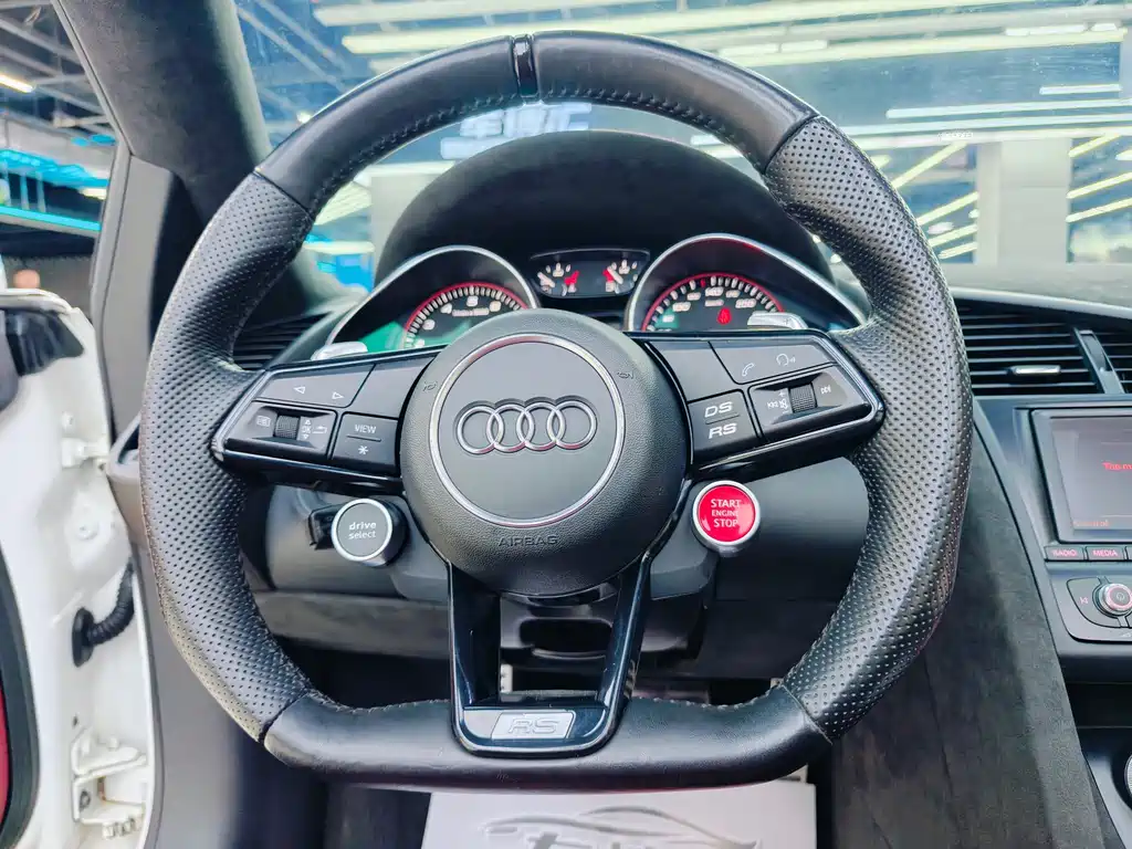 Audi R8 2013 — фото 11