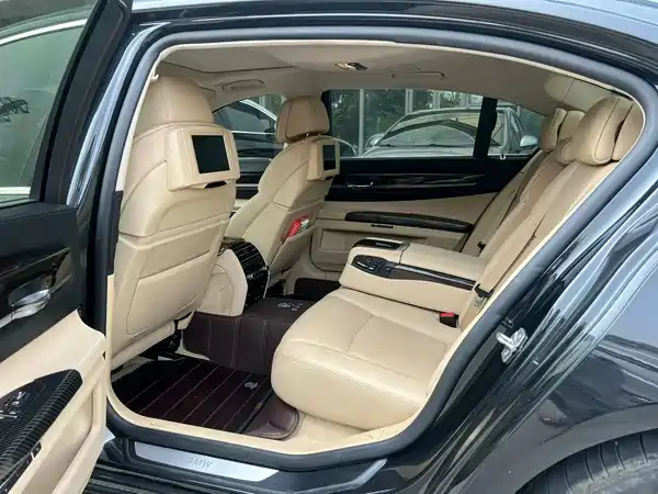 BMW 7 Series 2013