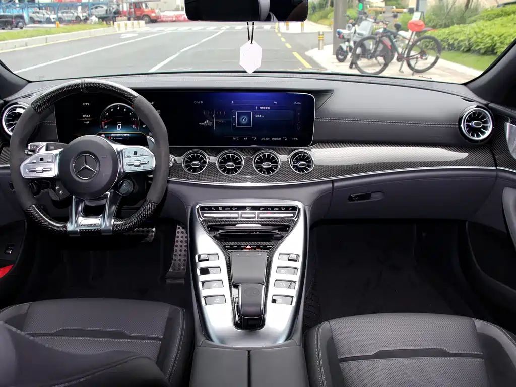 Mercedes-Benz AMG GT 2020 — фото 11