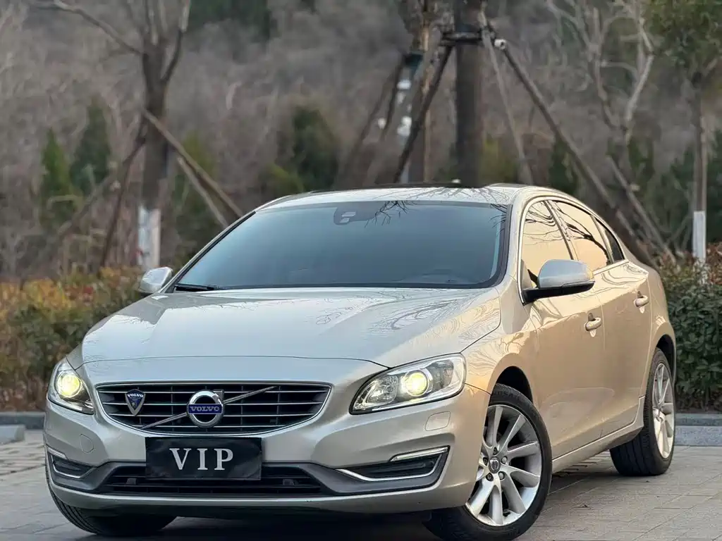 Volvo S60 2017 — фото 1