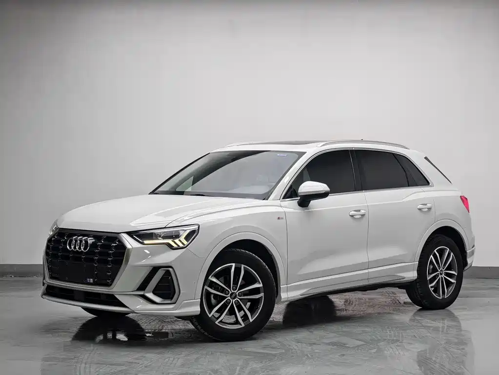 Audi Q3 2023 — фото 1