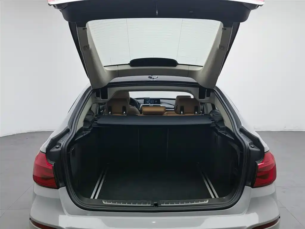 BMW 3 Series GT 2019 — фото 16
