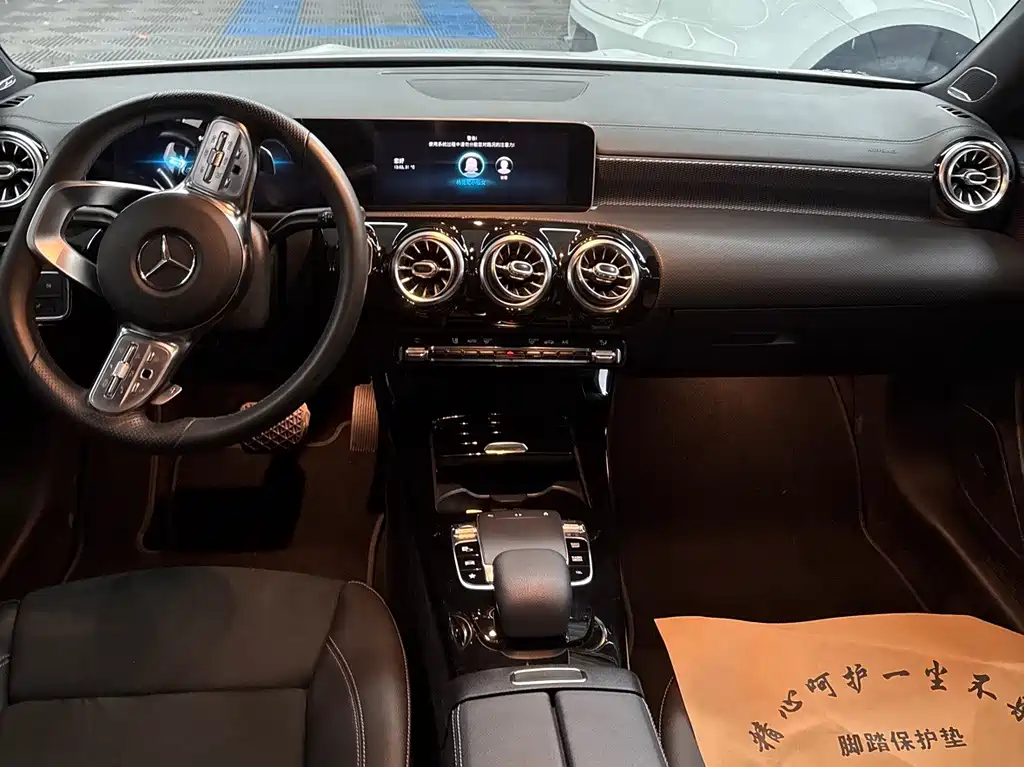 Mercedes-Benz A-Class 2019 — фото 13
