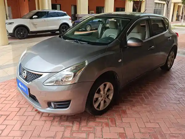 Nissan Tiida 2012