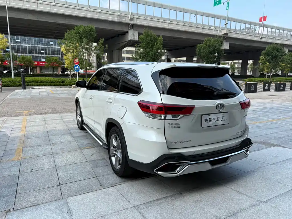 Toyota Highlander 2018 — фото 7
