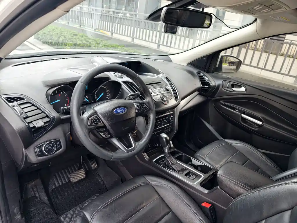 Ford Kuga 2016 — фото 8