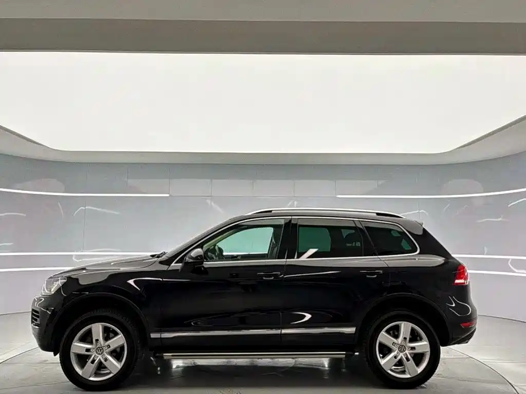 Volkswagen Touareg 2014 — фото 8