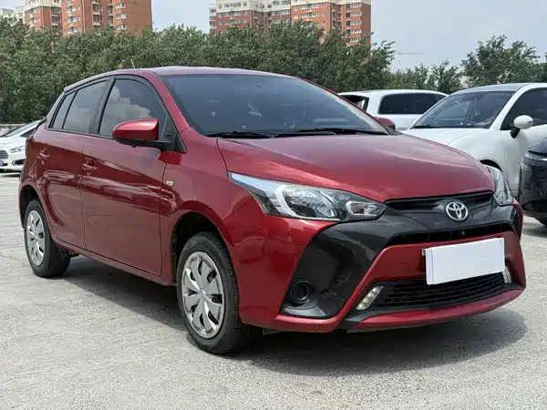 Toyota Yaris L 2021