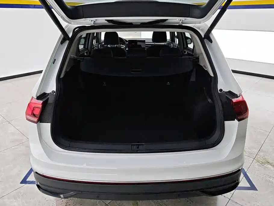 Volkswagen Tiguan L 2024