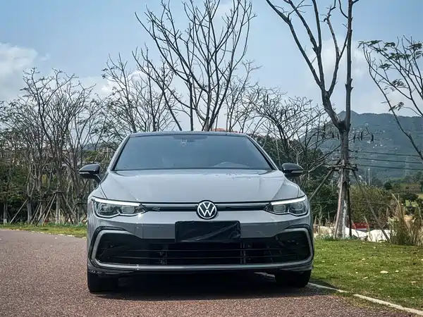 Volkswagen Golf 2023