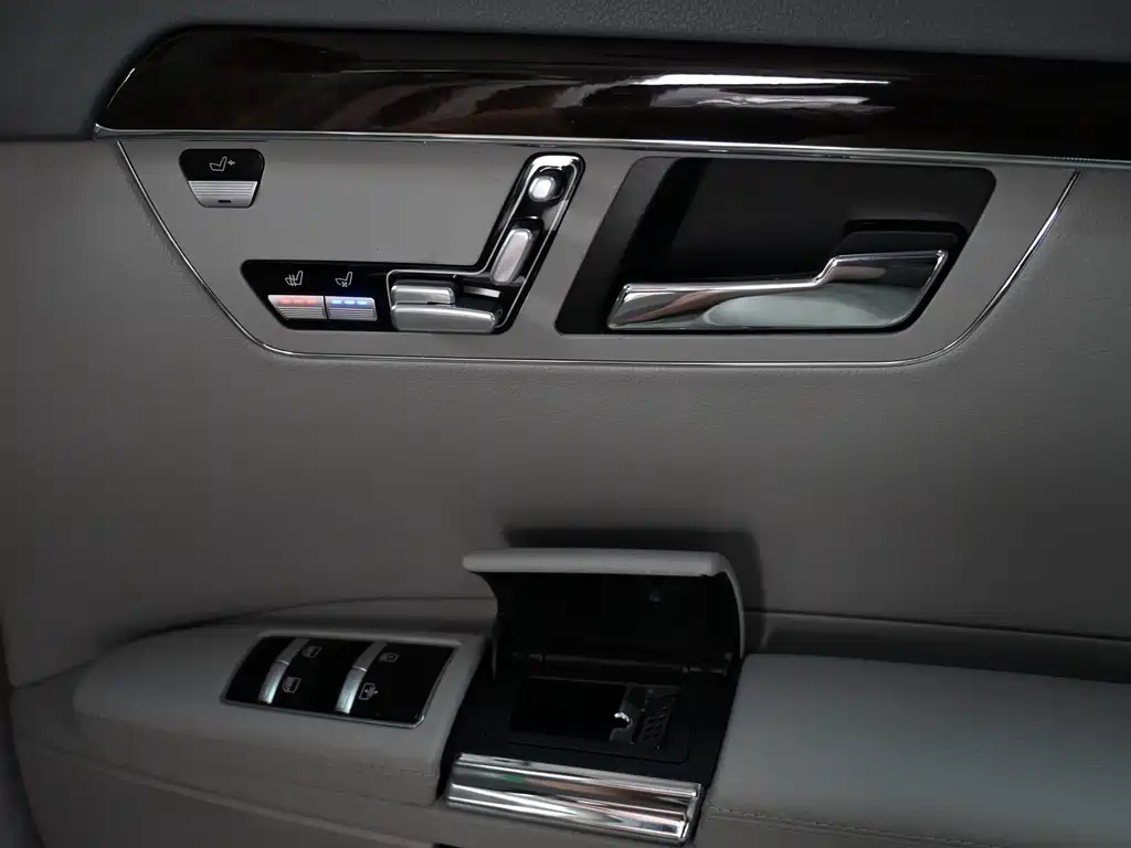 Mercedes-Benz S-Class 2011 — фото 17