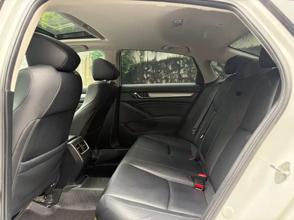 Honda Accord 2019 — фото 13