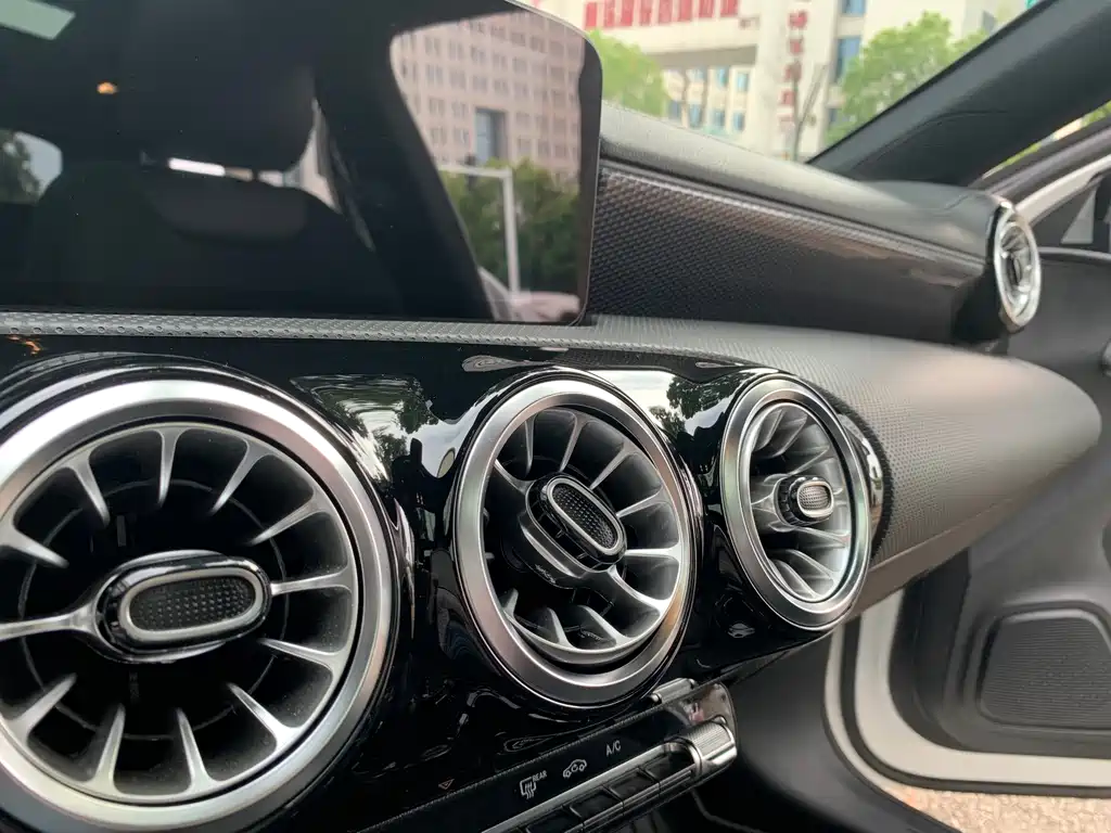 Mercedes-Benz A-Class 2023 — фото 17