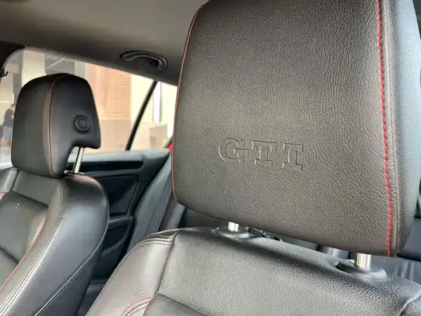 Volkswagen Golf GTI 2012