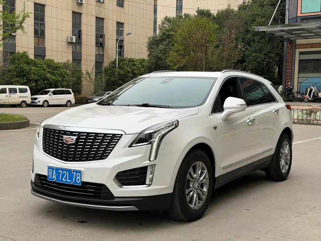 Cadillac XT5 2021 — фото 1
