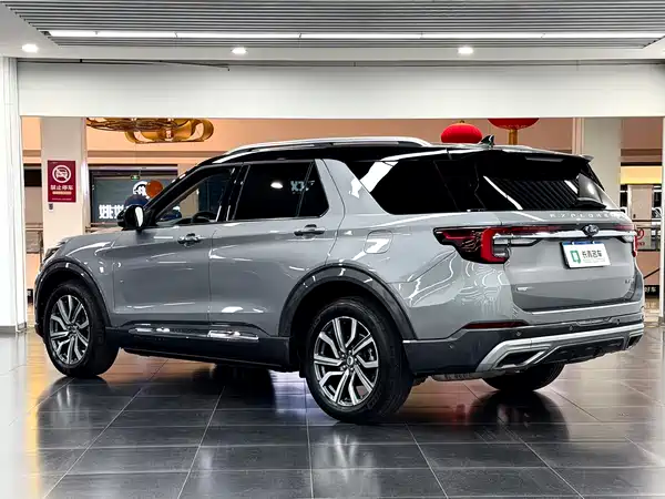 Ford Explorer 2023