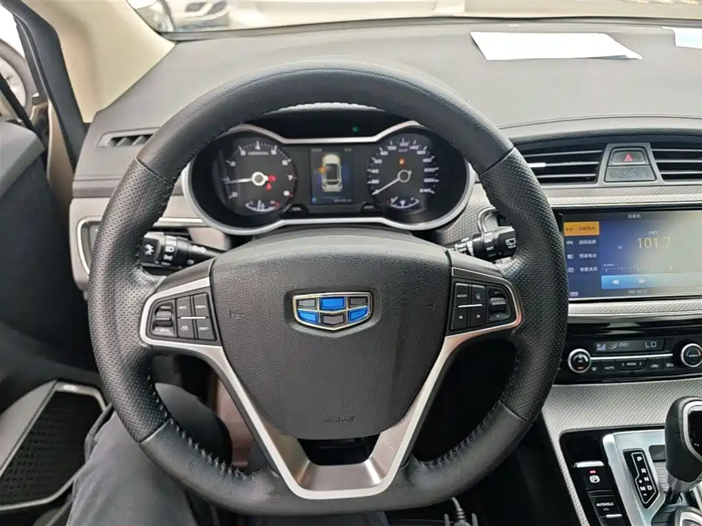 Geely Emgrand GS 2017 — фото 11