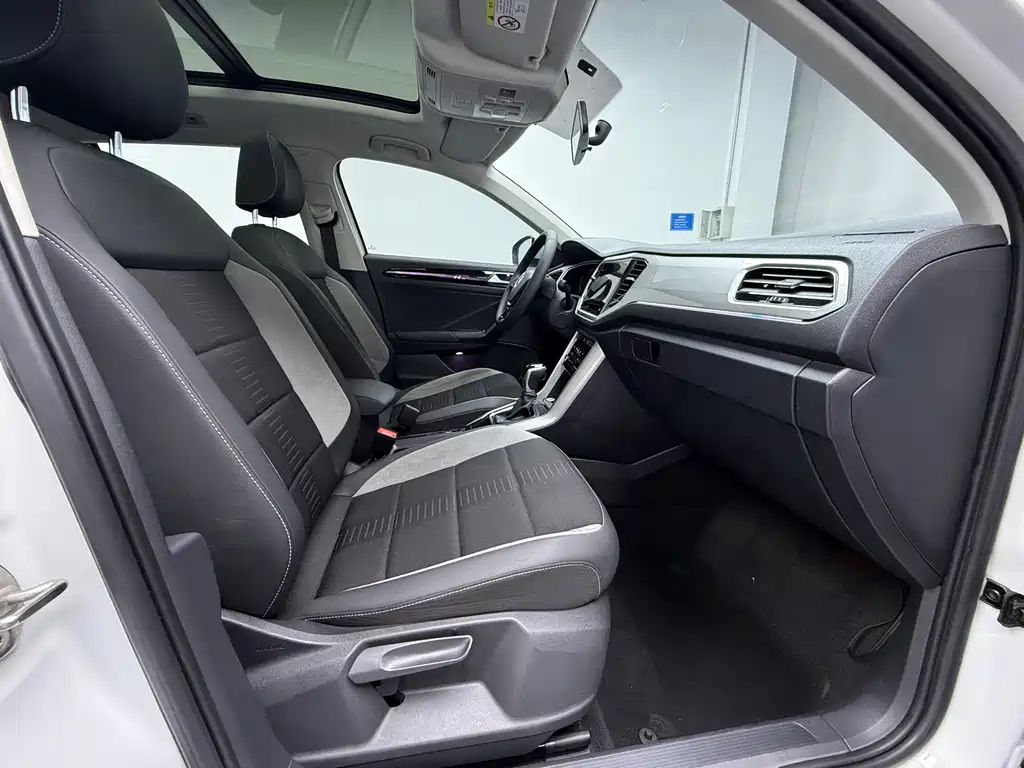 Volkswagen T-Roc 2022 — фото 10