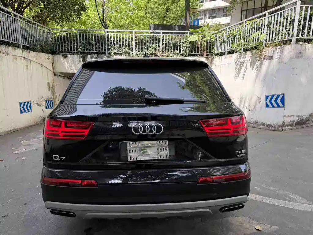 Audi Q7 2016 — фото 10