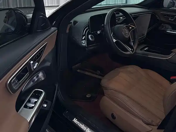 Mercedes-Benz E-Class 2024