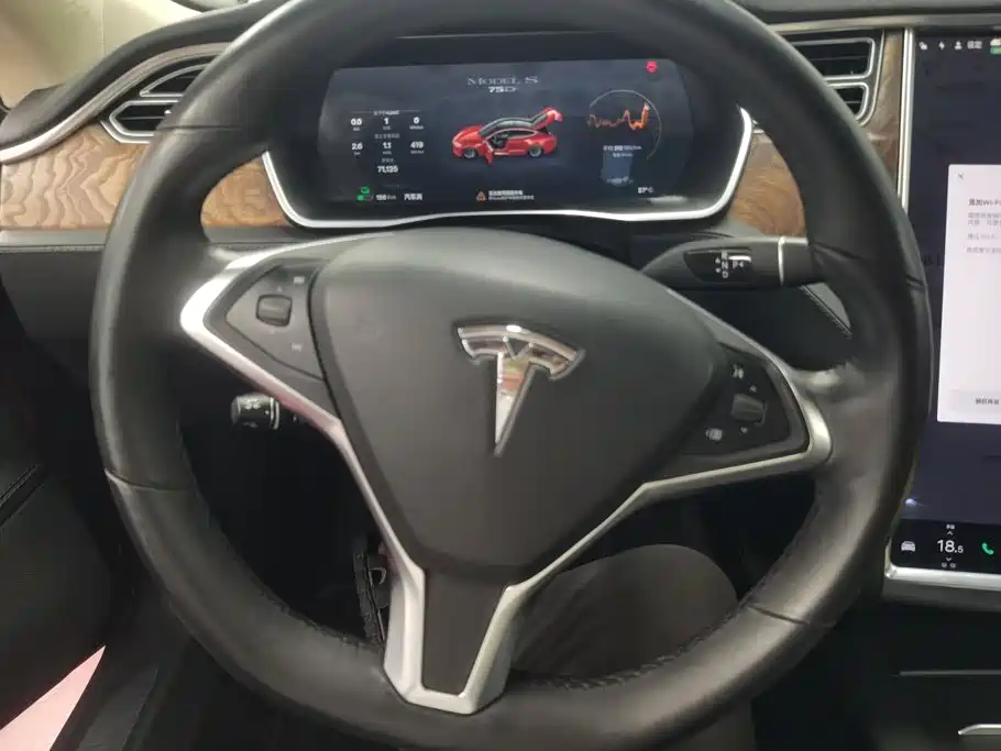 Tesla Model S 2017 — фото 15