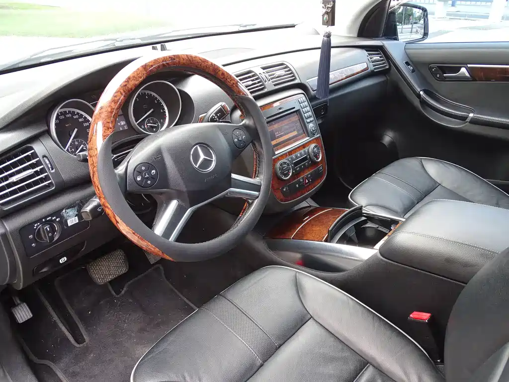 Mercedes-Benz R-Class 2014 — фото 17